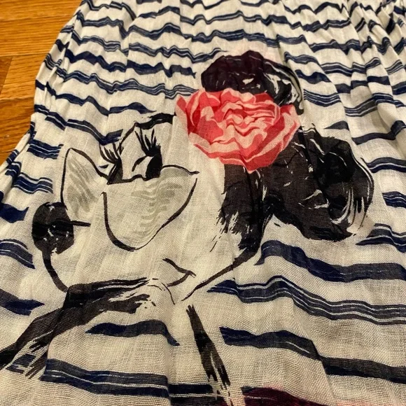 2 Walt Disney World Parks scarves. Minnie Mouse design and Parks design. - Picture 3 of 6